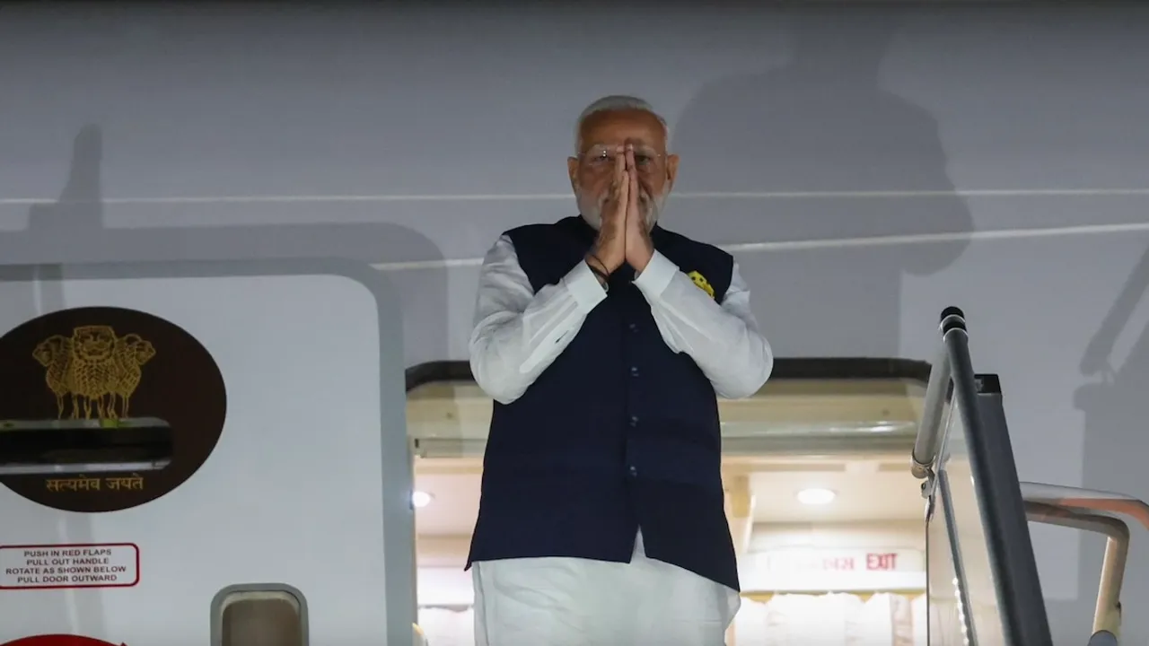 Narendra Modi emplanes for India after his 3-day US visit
