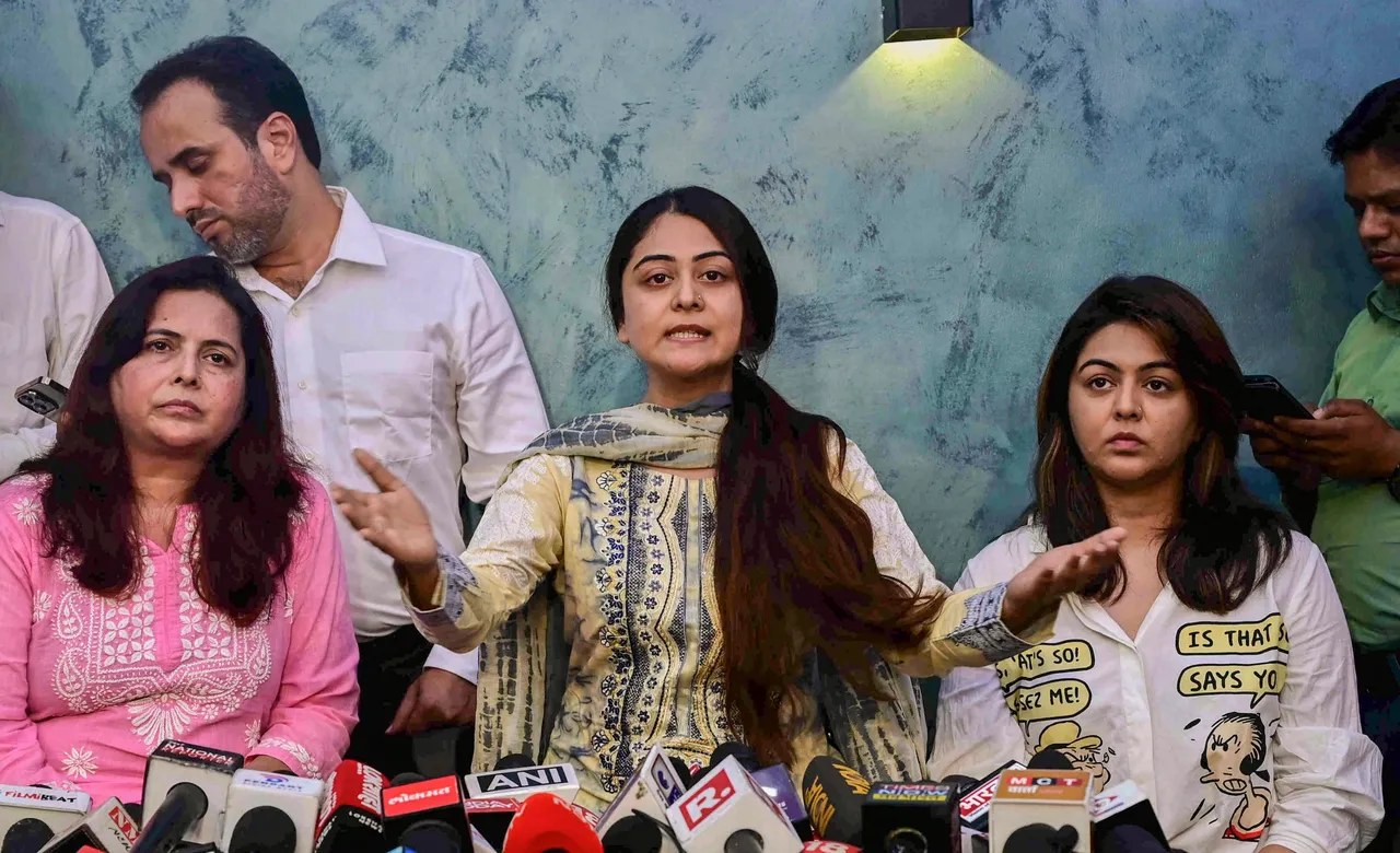 Tunisha Sharma Sheezan Khan Sister Falak
