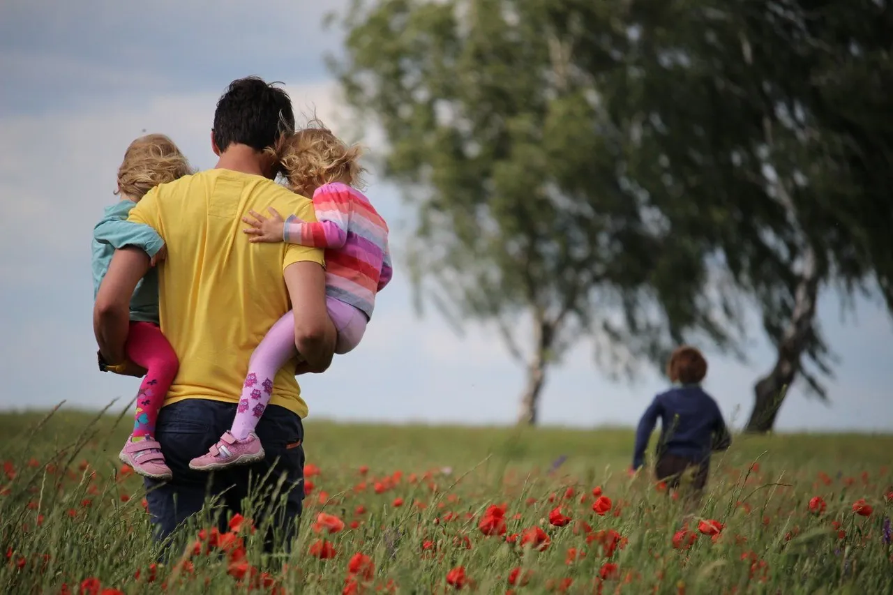 single dad with children.jpg