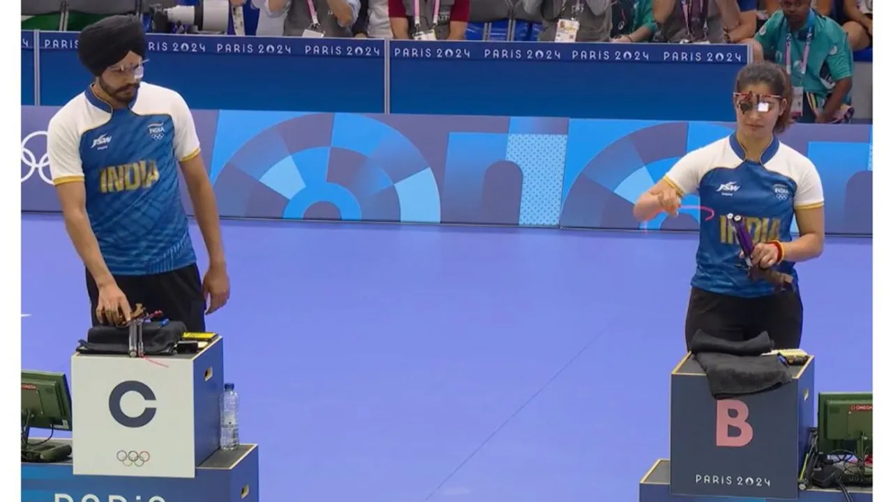 Manu Bhaker and Sarabjot Singh (2)