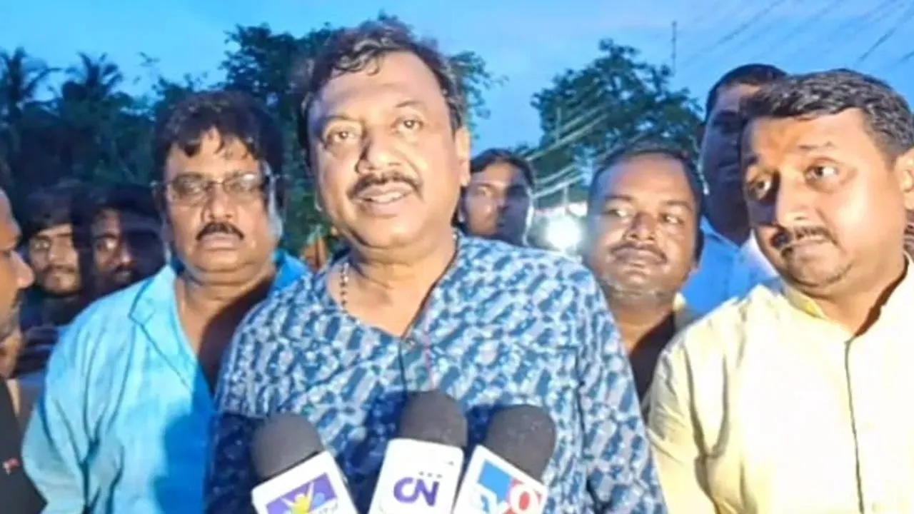 A Trinamool Congress (TMC) delegation led by senior leader Partha Bhowmick