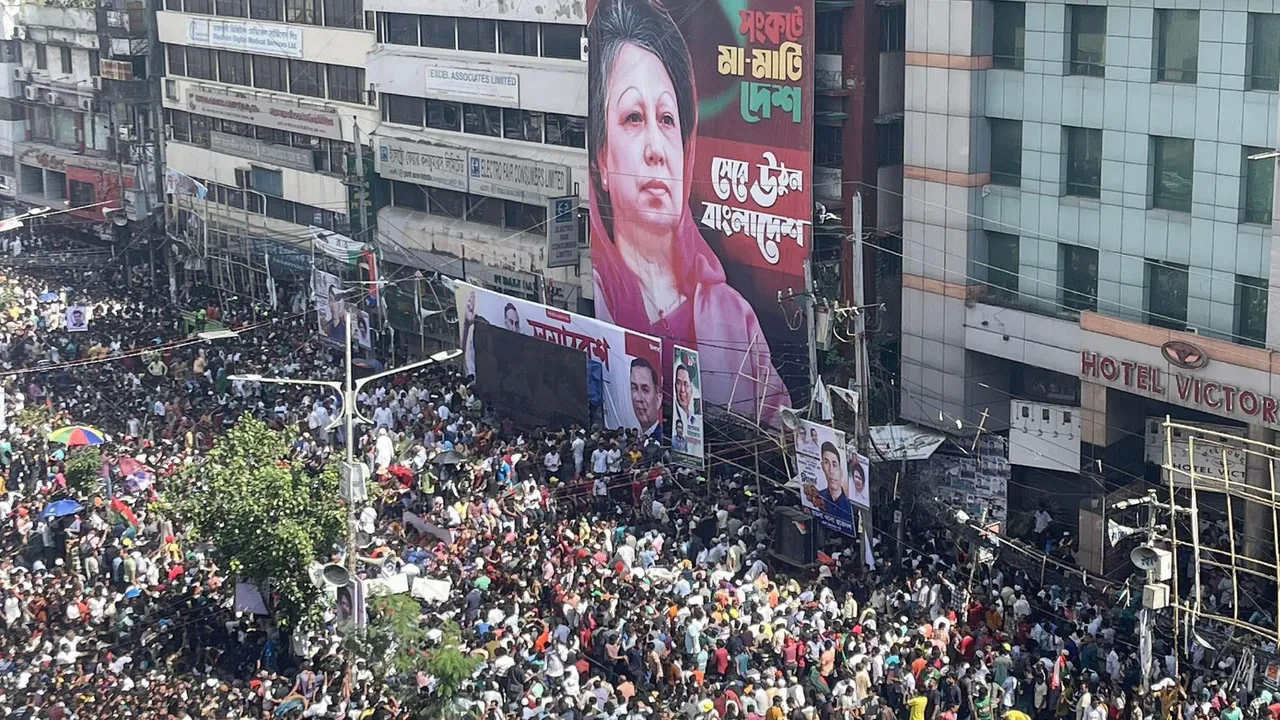 Supporters of Bangladesh Nationalist Party (BNP) gather to attend a mass party rally, in Dhaka, Bangladesh, 07 August 2024.