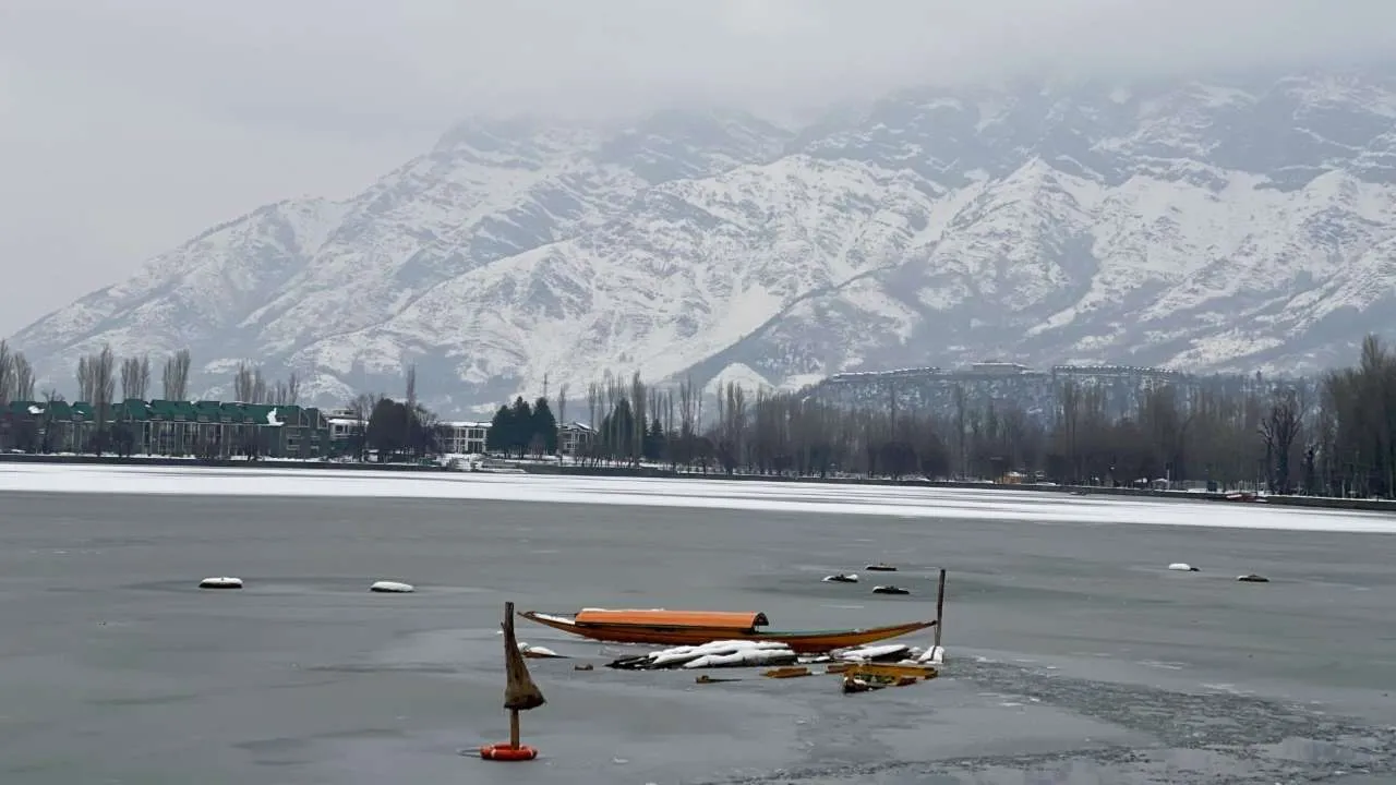 Kashmir Dal Jheel