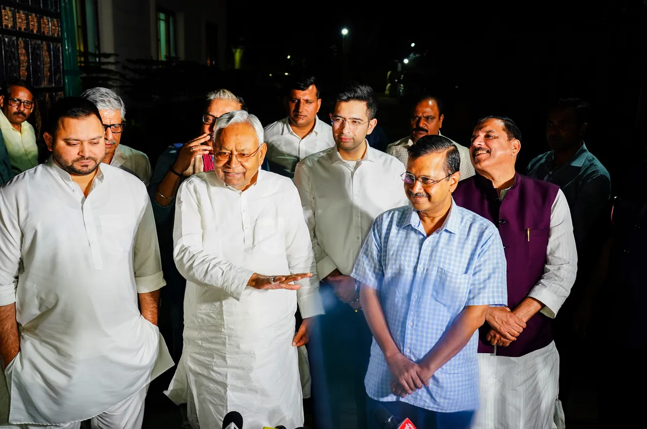 Nitish Kumar meets Arvind Kejriwal