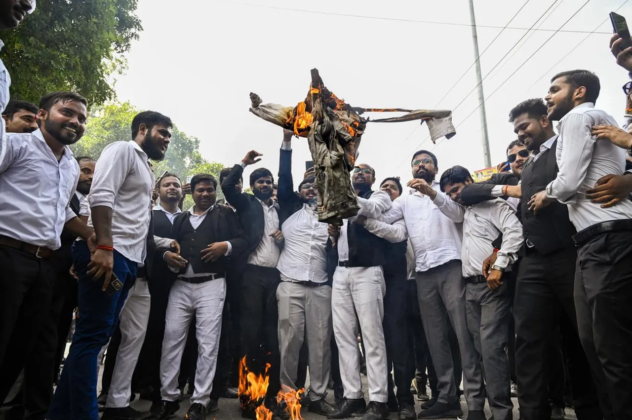 Hapur Lathicharge.jpg