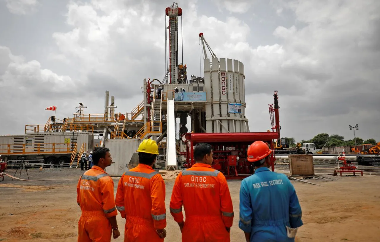 ONGC Oil.jpg