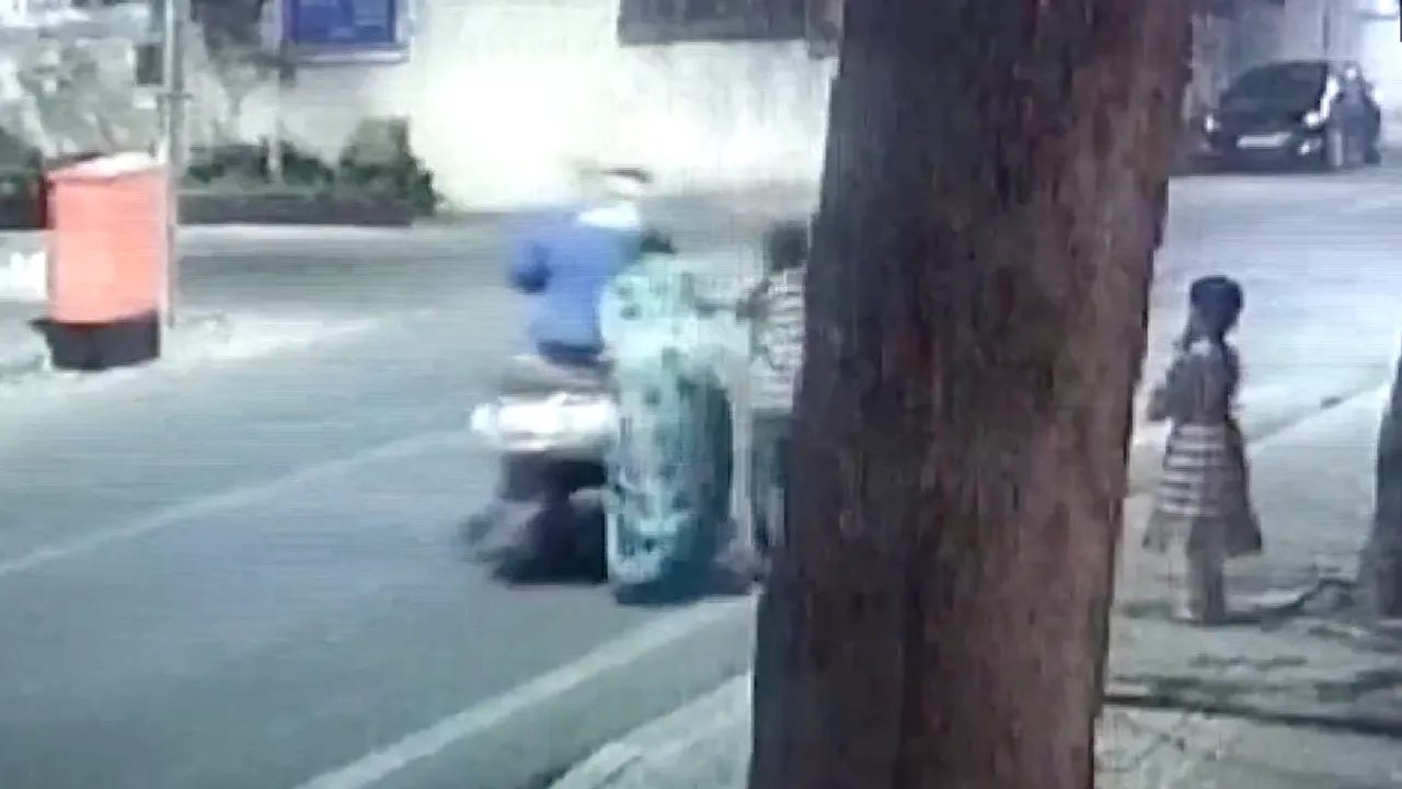 Pune girl bravery video