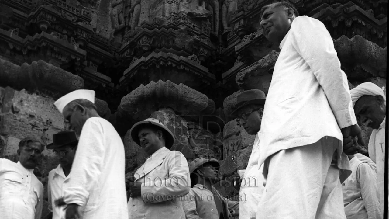 K. M. Munshi with archaeologists and engineers of the Government of India, Bombay, and Saurashtra, with the ruins of Somnath Temple in the background, July 1950.