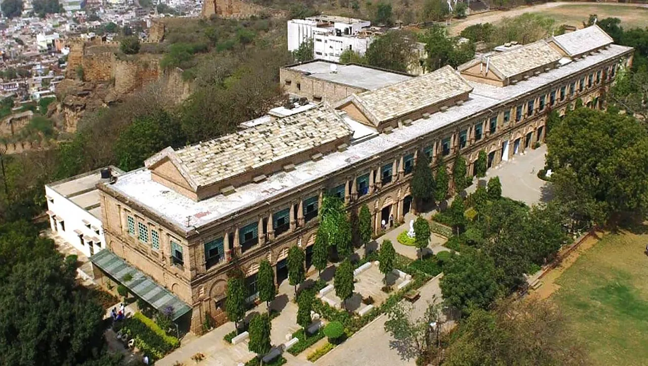 SCINDIA SCHOOL.jpg