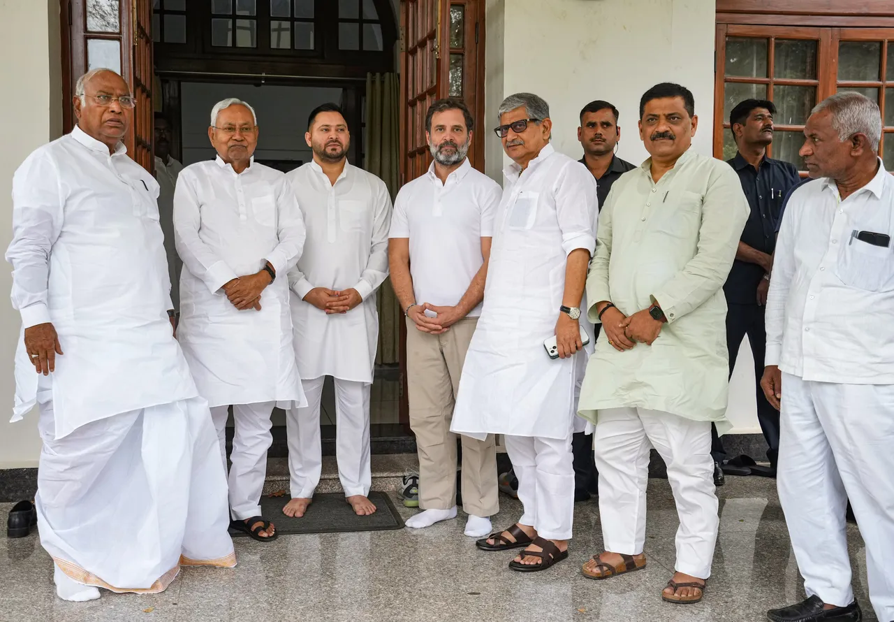 Nitish Kumar meets Kharge Rahul Gandhi