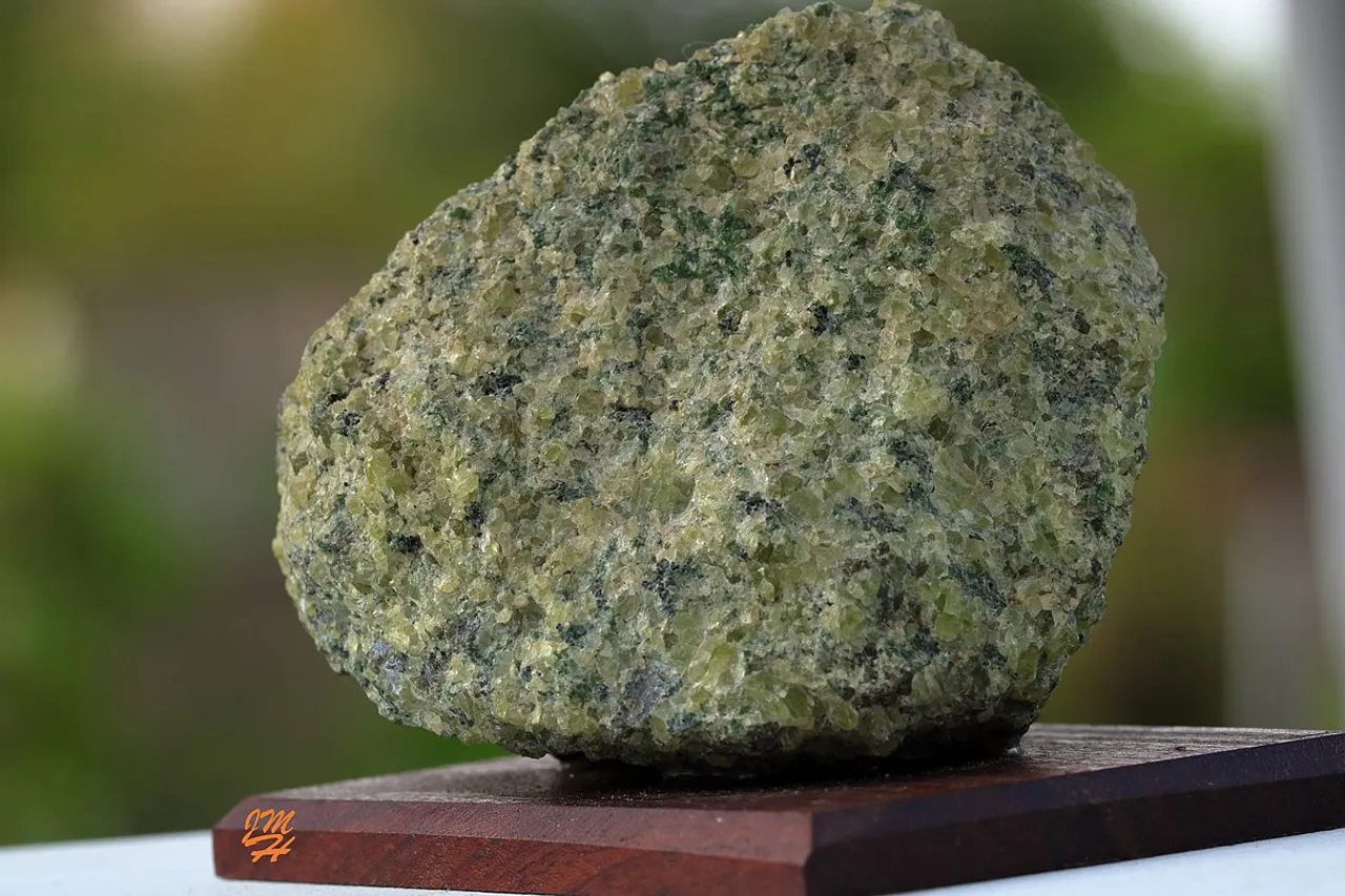ultramafic rocks.jpg