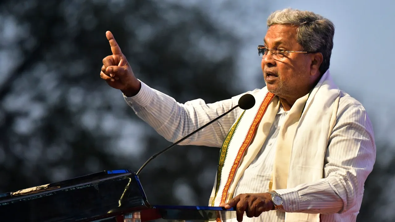 Karnataka CM Siddaramaiah inaugurating dev projects in Dharwad