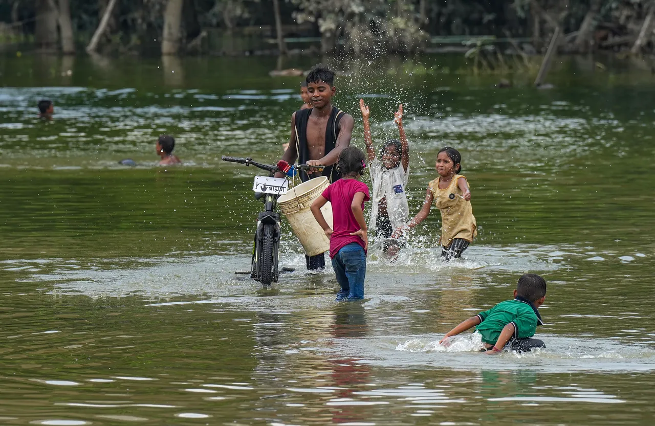 yamuna children.jpg