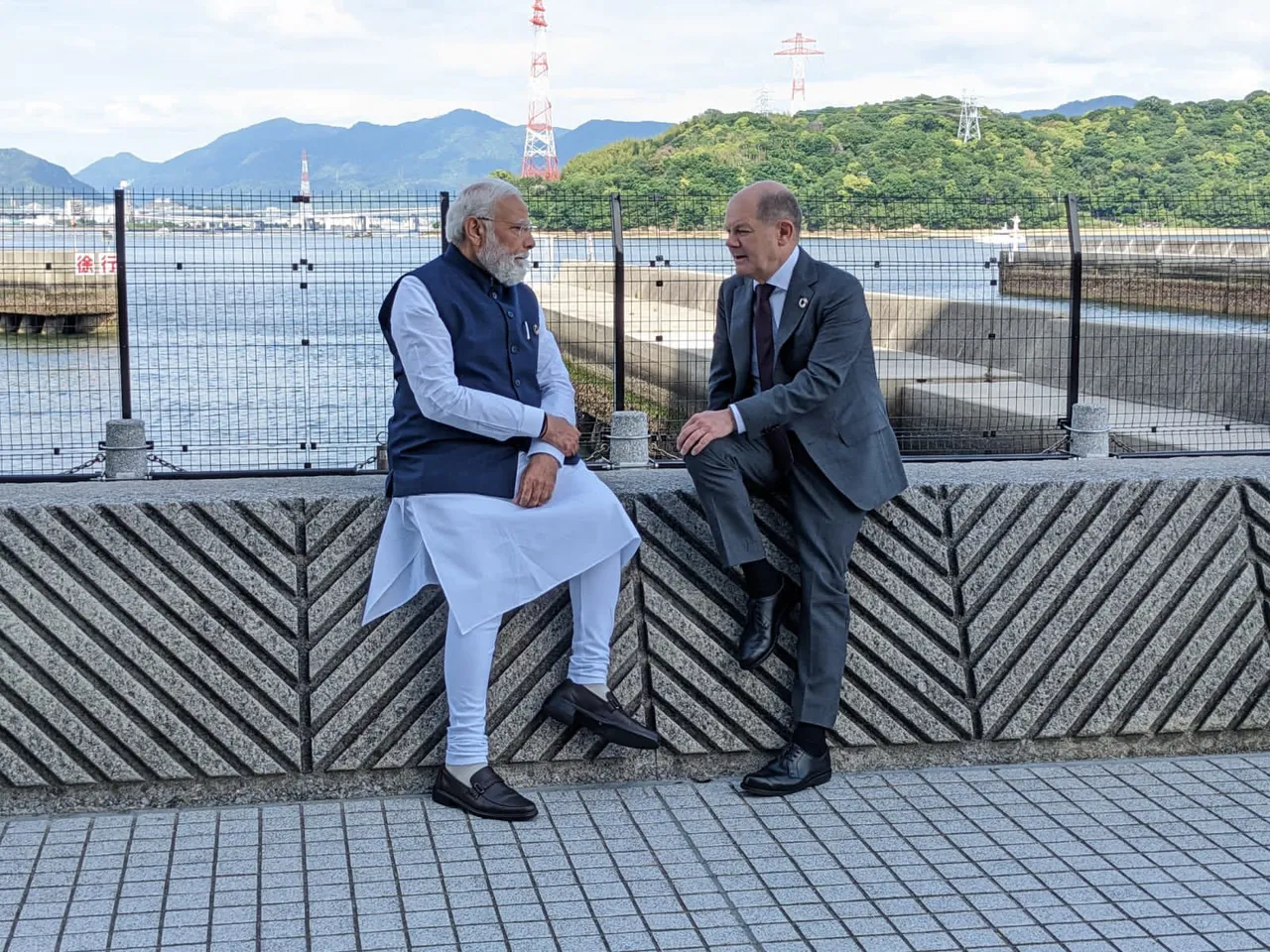 Olaf Scholz and Narendra Modi.jpg