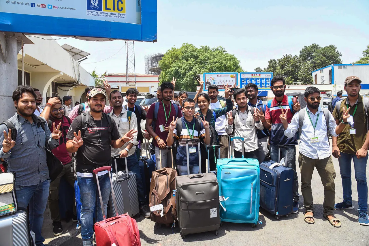 Bihar students.jpg