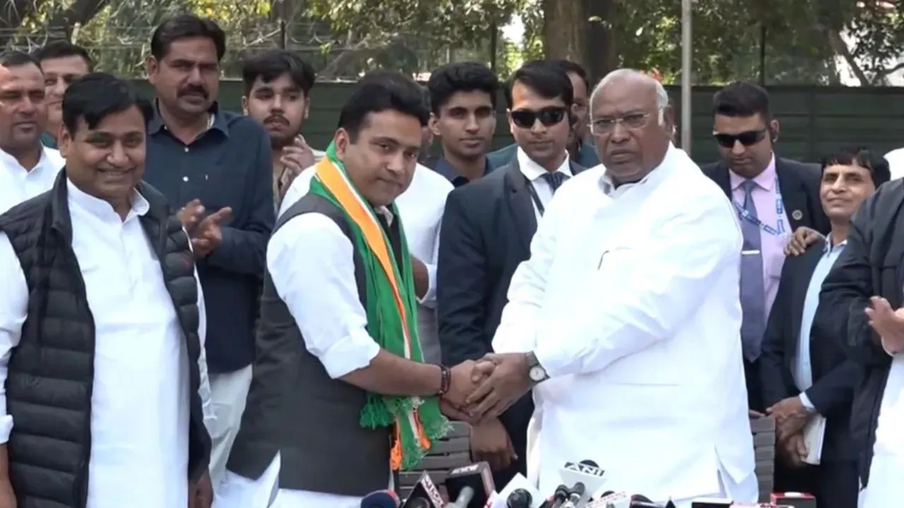 Congress President Mallikarjun Kharge welcomes Churu MP Rahul Kaswan as he joins the party, in New Delhi