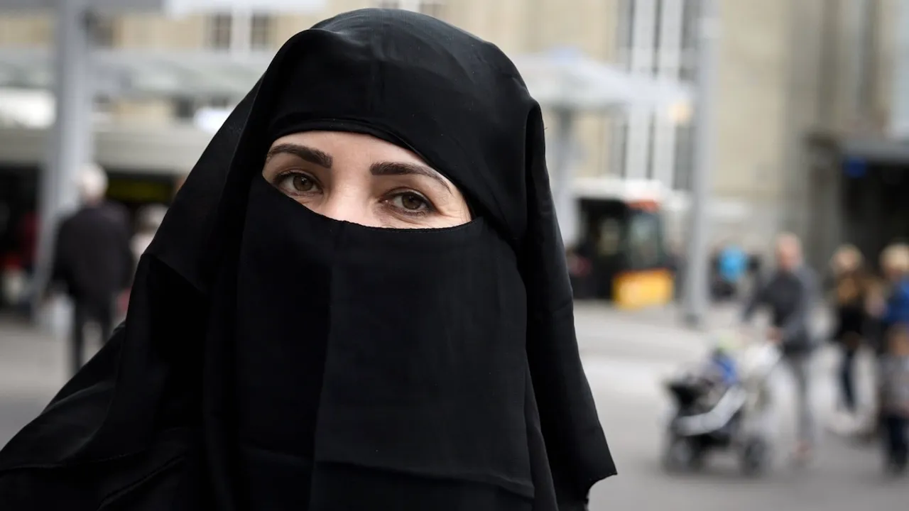 Hijab Burqa Muslim Woman Girl