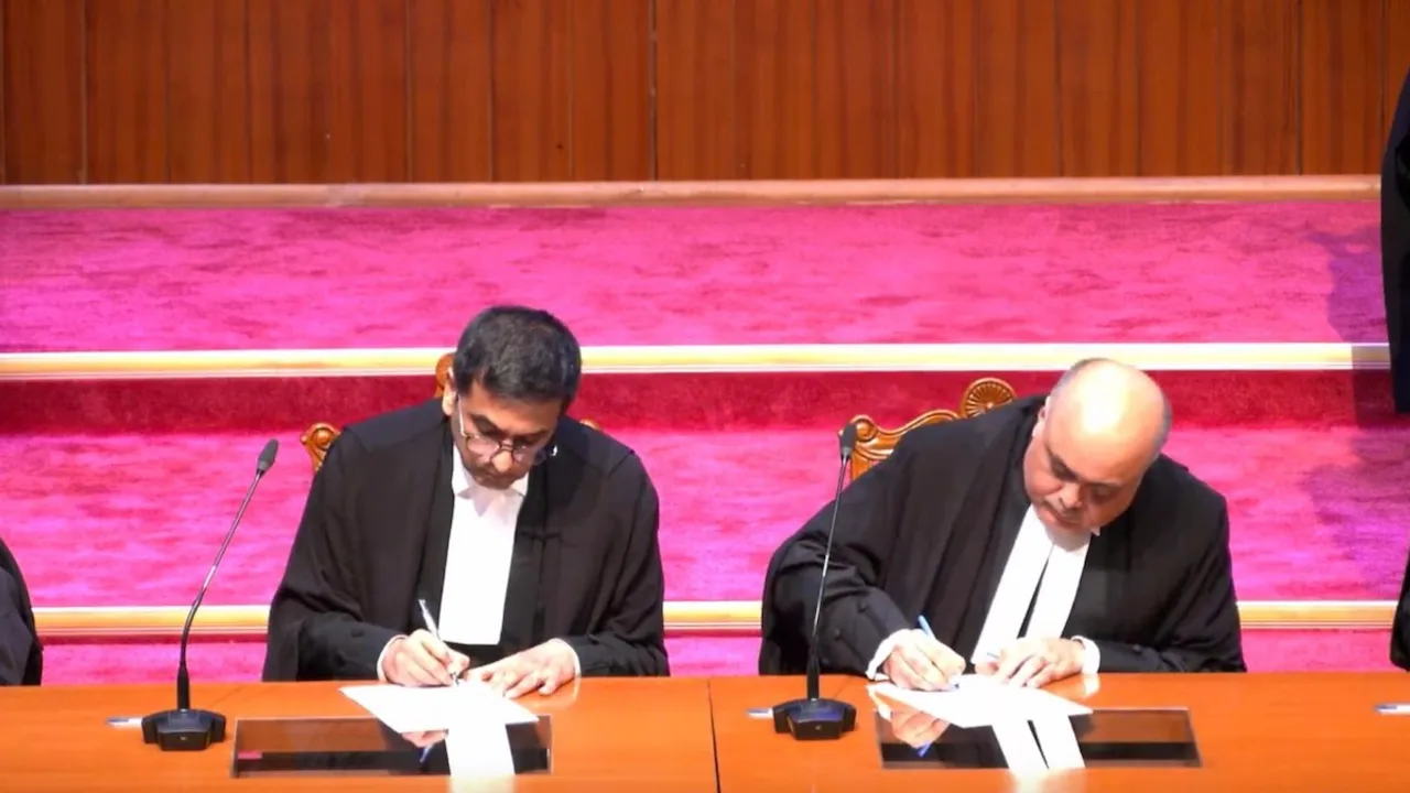 CJI DY Chandrachud and Justice Ahsanuddin Amanullah
