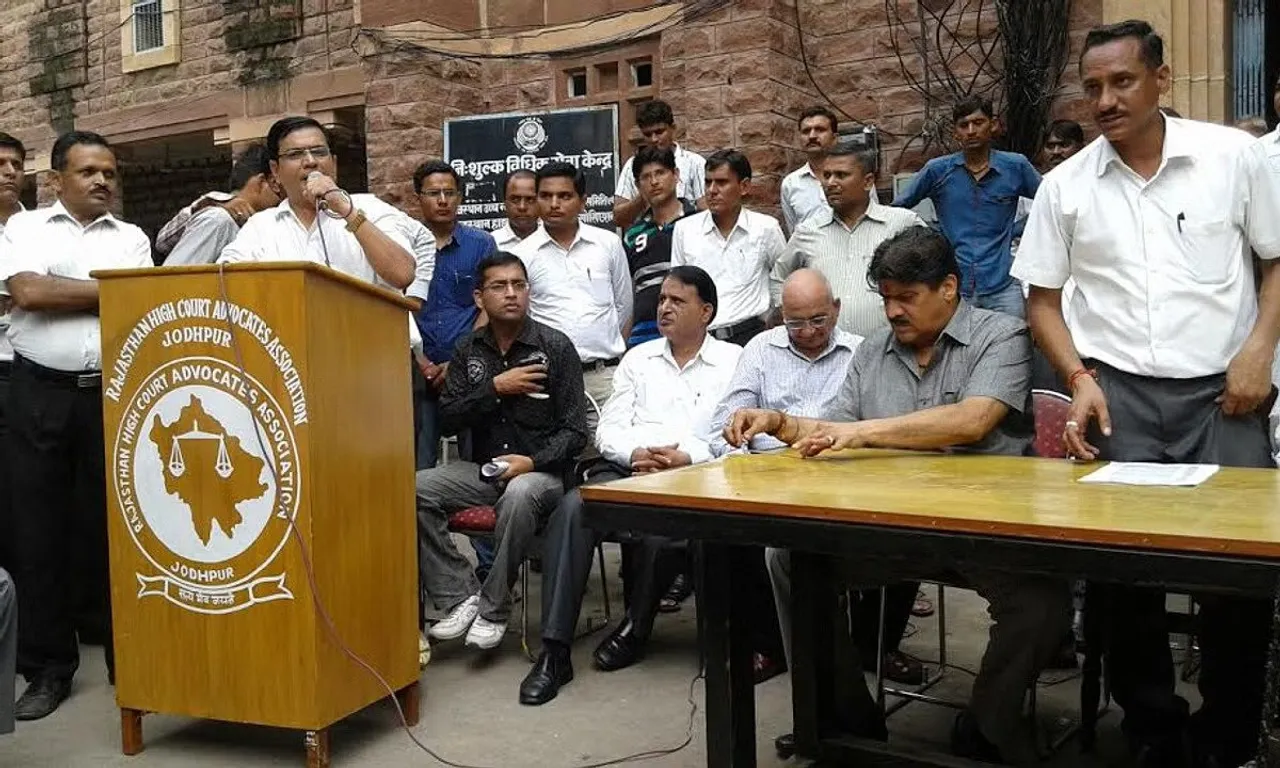Jodhpur lawyers on strike.jpg