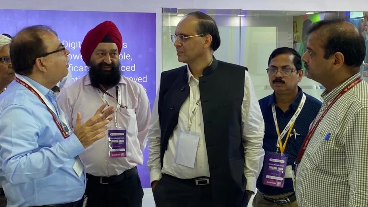 Amit Agarwal UIDAI CEO