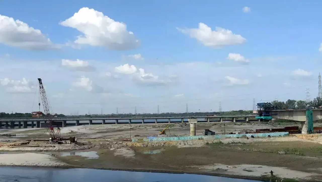 Delhi Metro fifth bridge.jpg