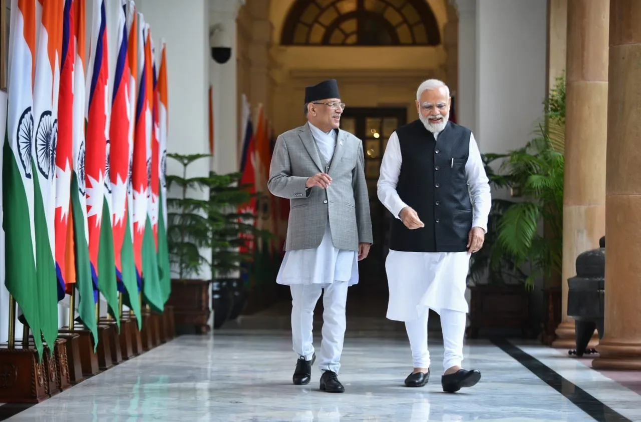 Narendra Modi and Prachanda.jpg