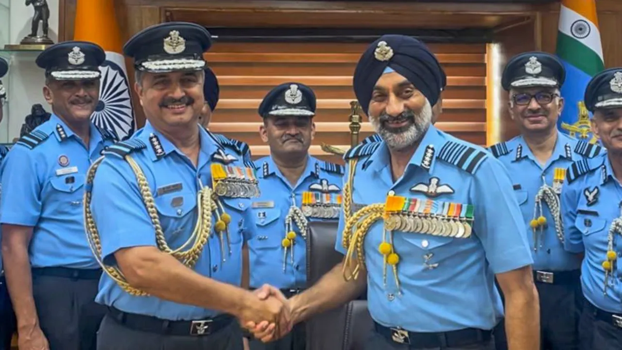 New Chief of the Air Staff (CAS) Air Marshal Amar Preet Singh, right, with outgoing CAS Air Marshal Vivek Ram Chaudhari during handing over of the command at Air headquarters, in New Delhi, Monday, Sept. 30, 2024.