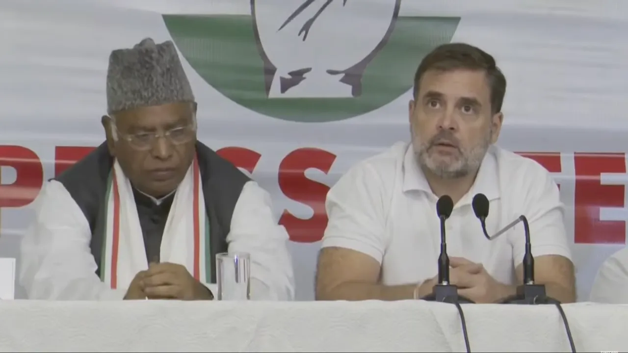 Rahul Gandhi (right) and Mallikarjun Kharge address a press conference in Srinagar ahead of Jammu and Kashmir Assembly elections