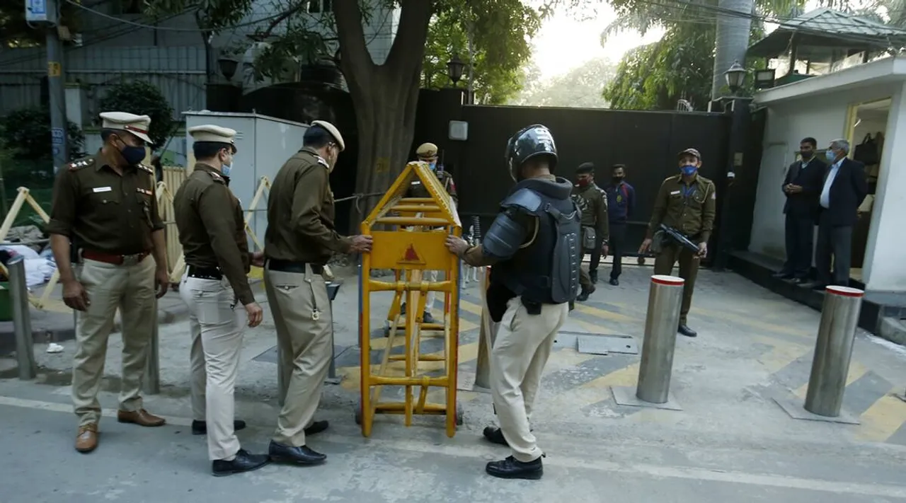 Arvind Kejriwal House row