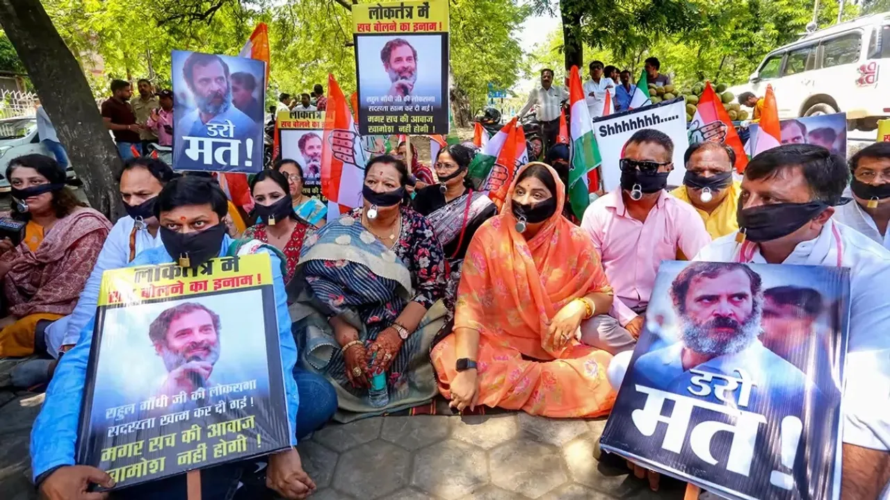 SILENT PROTEST RAHUL GANDHI.jpg