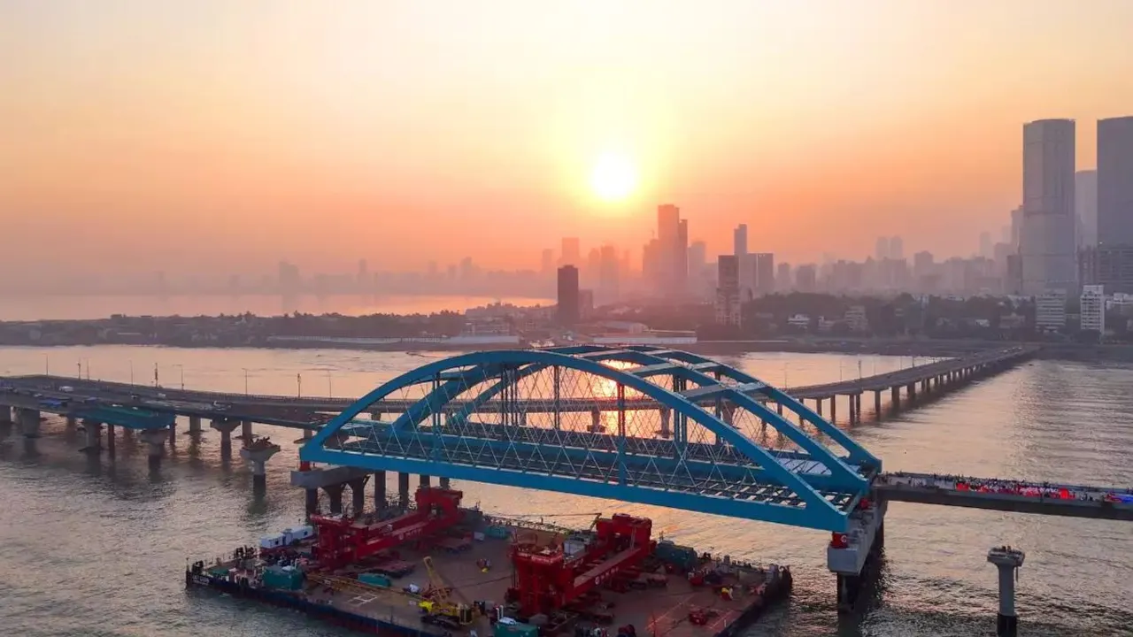 The second girder connecting the mumbai costal road and the Bandra-Worli sea link
