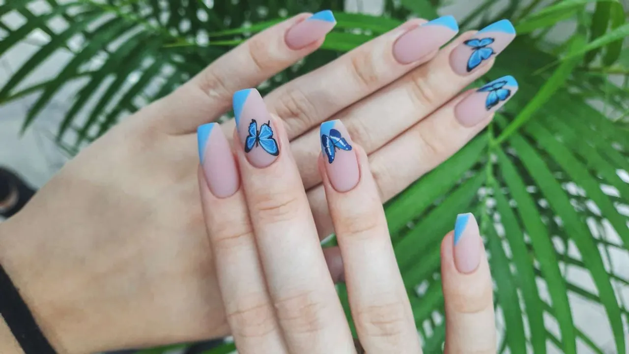 acrylic nails