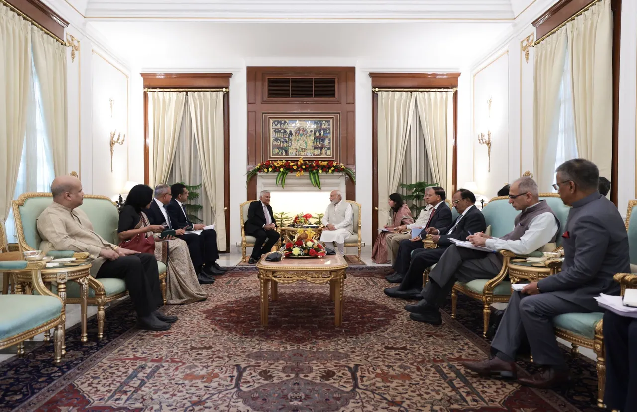 Ranil Wickremesinghe with Narendra Modi.jpg