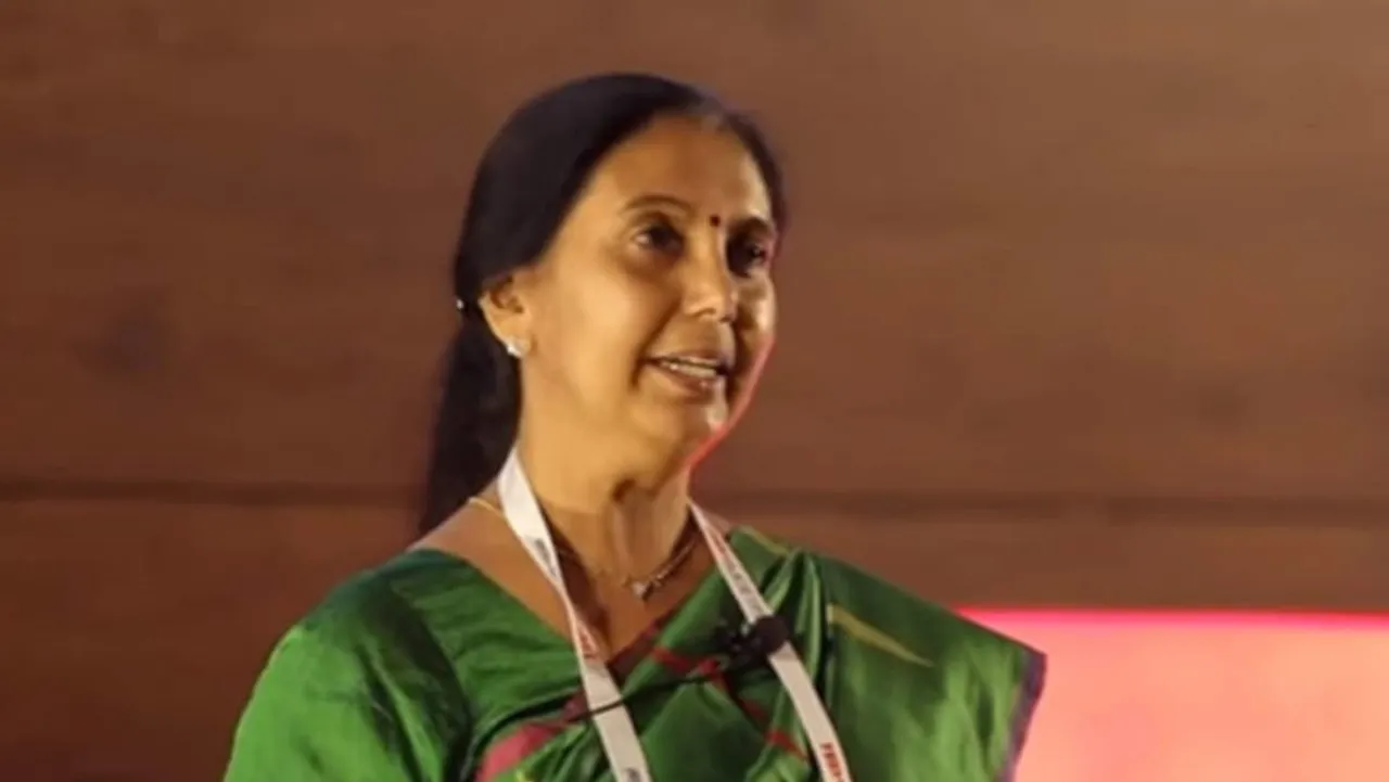 v r lalithambika.jpg