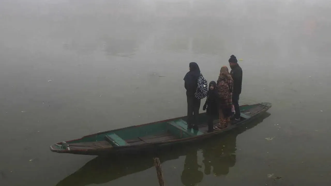 dense fog in kashmir