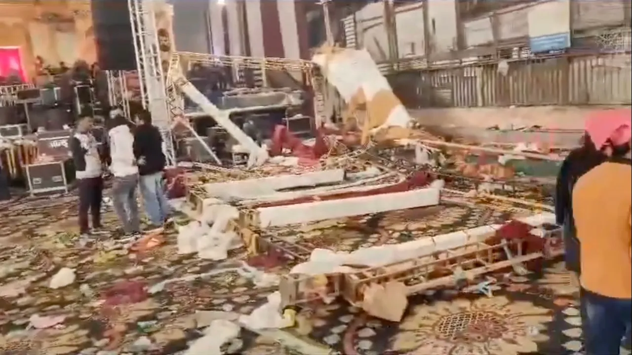 Kalkaji Stage Collapse