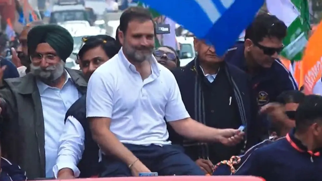 Rahul Gandhi with Randhawa, Gehlot in the roadshow of Bharat Jodo Nyay Yatra in Dholpur.