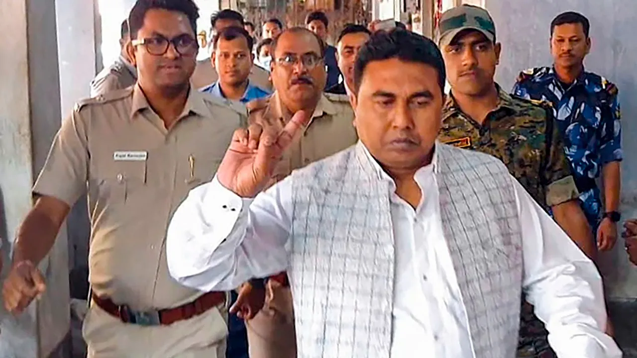 Sheikh Shahjahan, accused of sexual violence and land grabbing in Sandeshkhali village, being produced at the Basirhat court, in North 24 Parganas, Thursday, Feb. 29, 2024