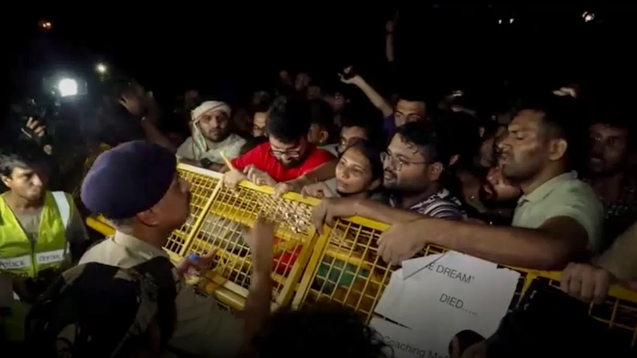 Protest over the death of 3 UPSC aspirants drown in the flooded basement of Rau's IAS institute at Old Rajinder Nagar area, in New Delhi, Sunday, July 28, 2024.