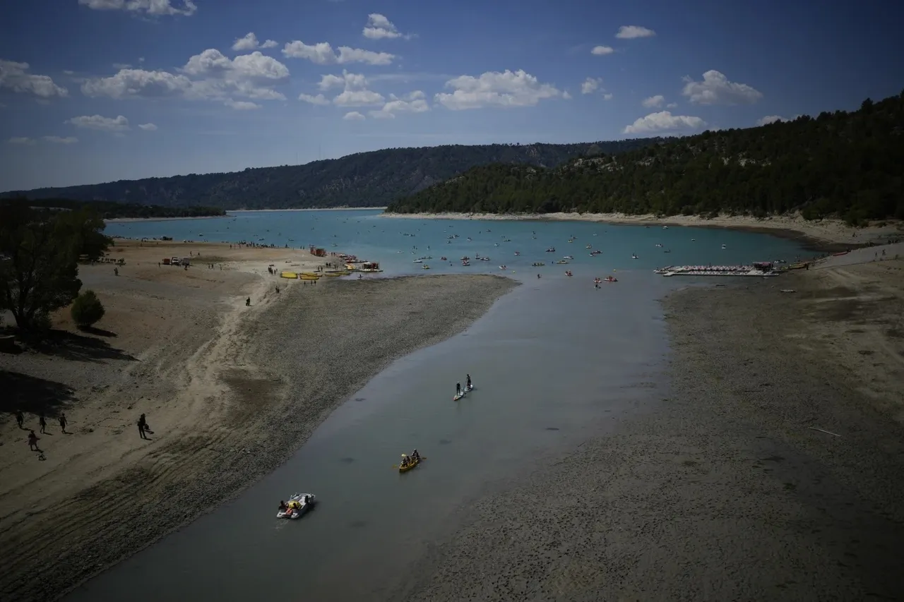 French tourism drought.jpg