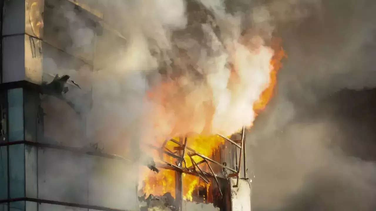 Fire at Dubai building.webp