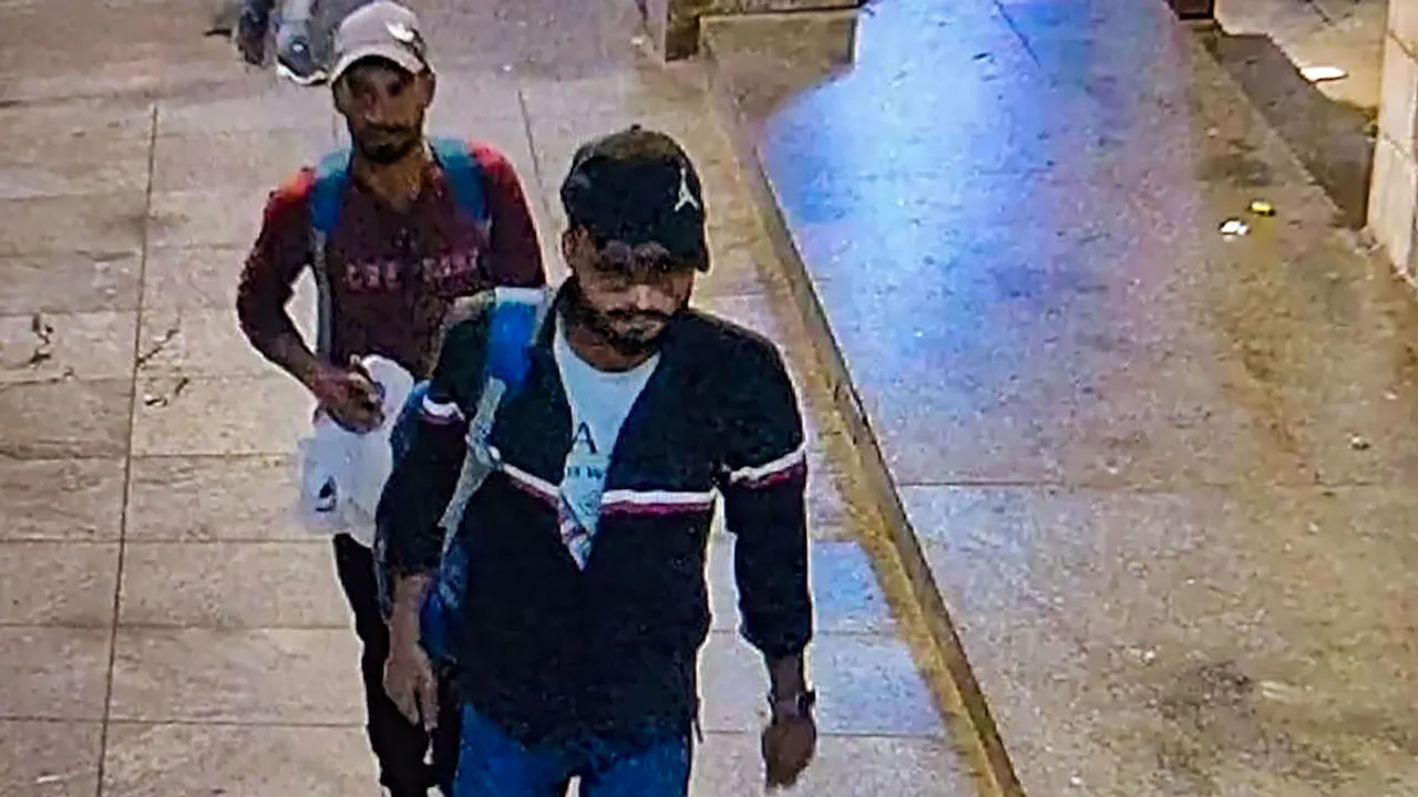 Men who allegedly opened fire outside the residence of Bollywood actor Salman Khan