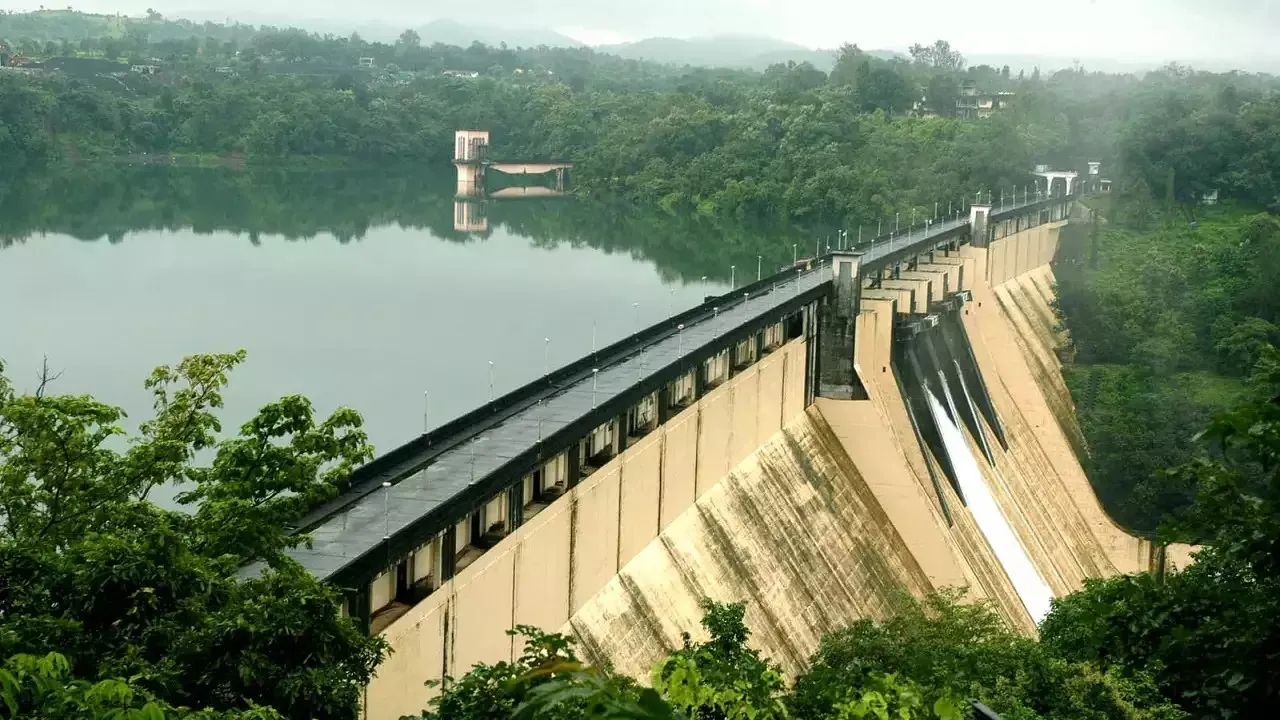 Modak Sagar lake overflows.jpg