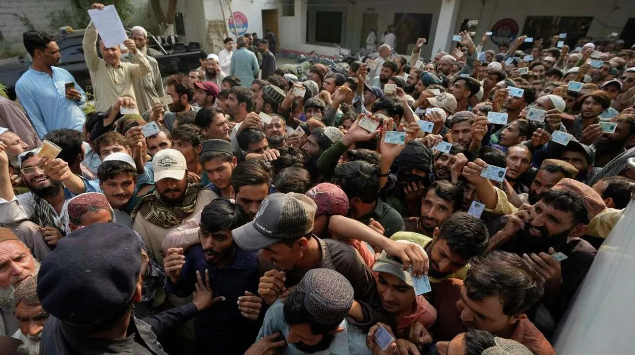 Afghan Journalists Pakistan.jpg