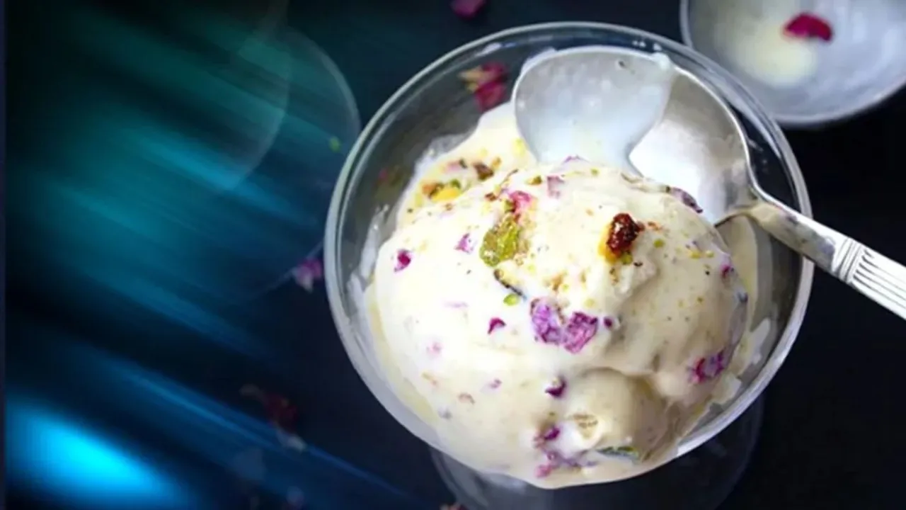 Ice cream with a finger nail