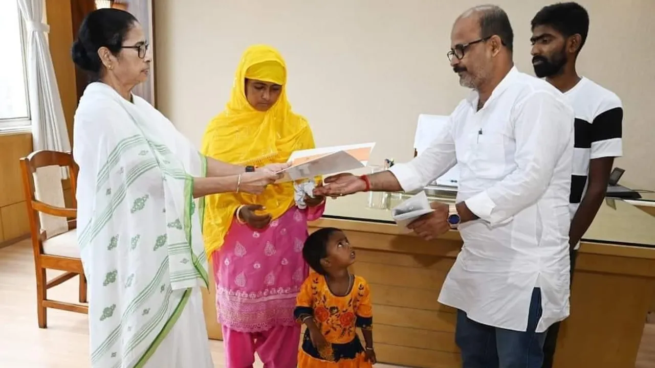 Mamata Banerjee offers job to widow of Sabir Malik