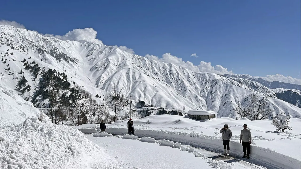 Indian Army banihal Jammu-Srinagar Highway
