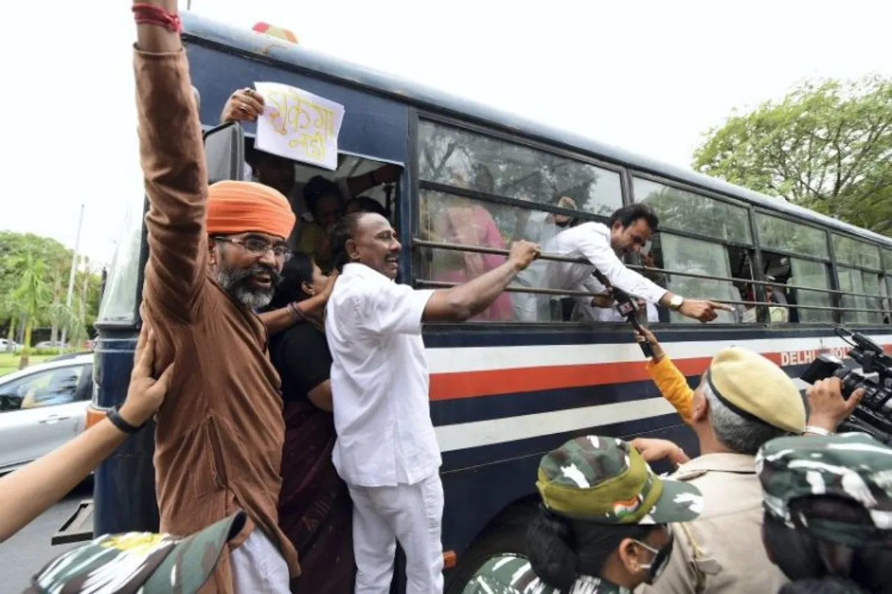 Congress workers detained ahead of Rahul's appearance before ED in Delhi