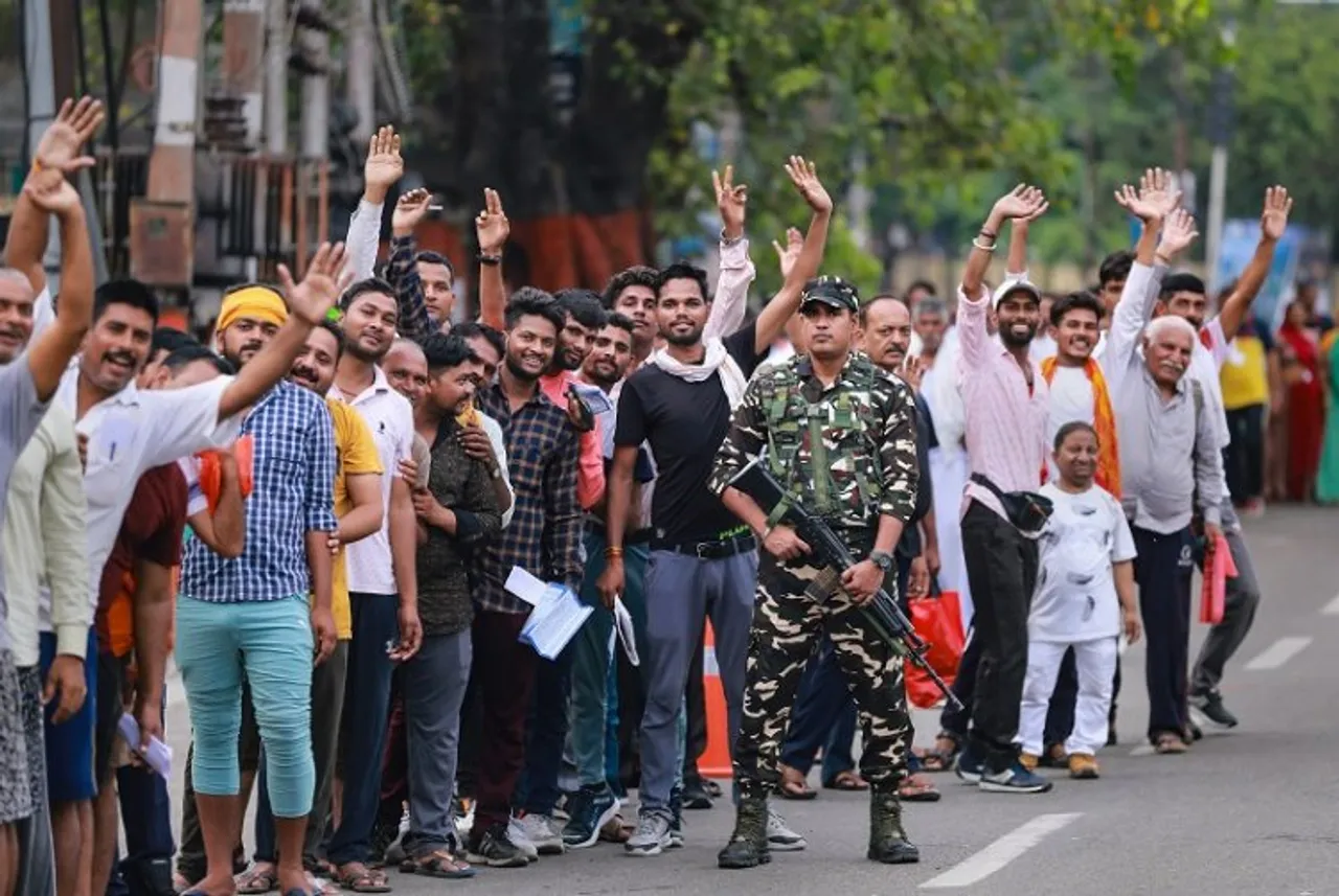 Several Amarnath devotees return home without paying obeisance