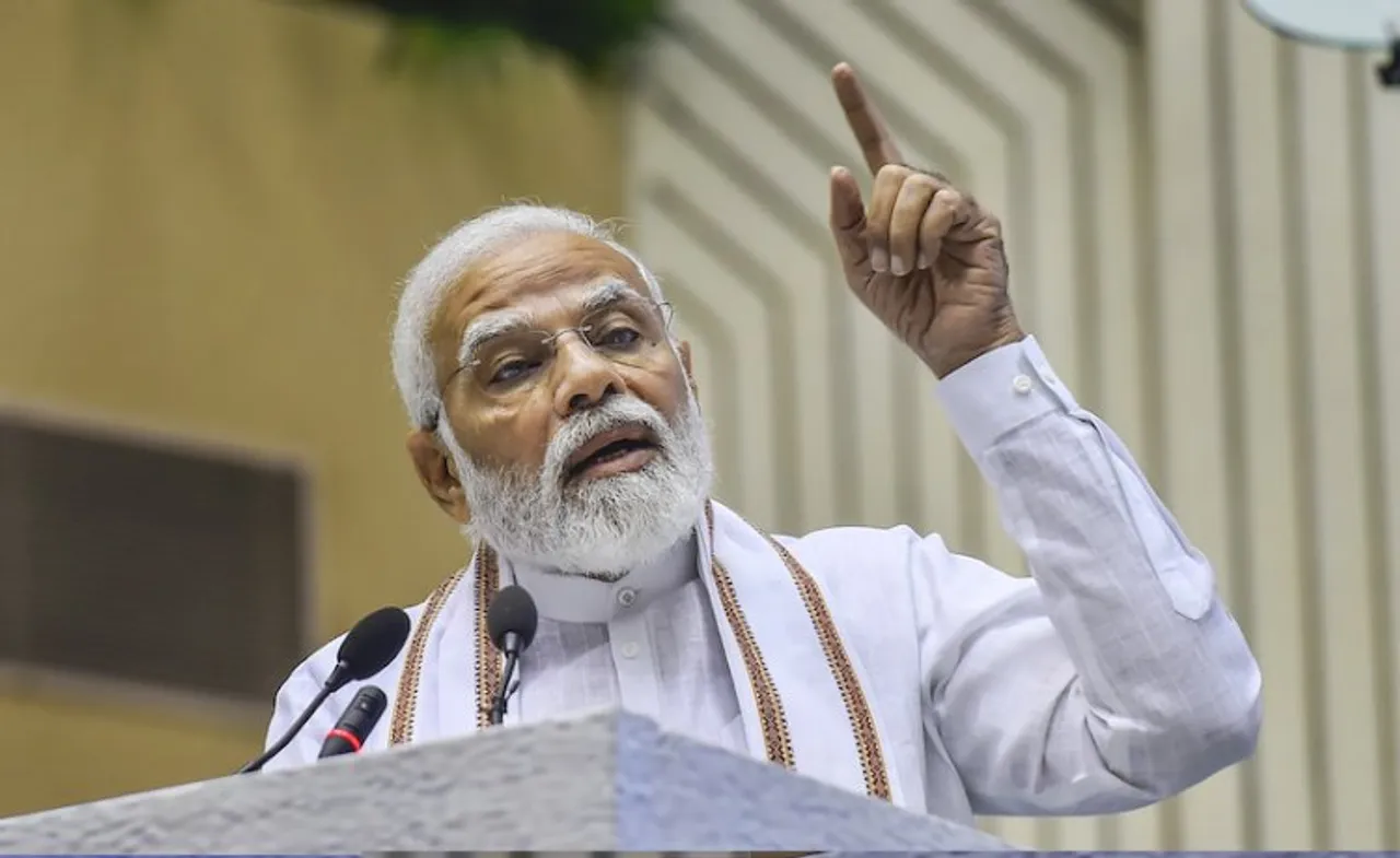 PM Modi speaking at Vigyan Bhawan on Civil Services Day